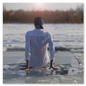 木デッキに設えた冷水風呂