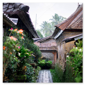 緑に囲まれた屋外シャワー